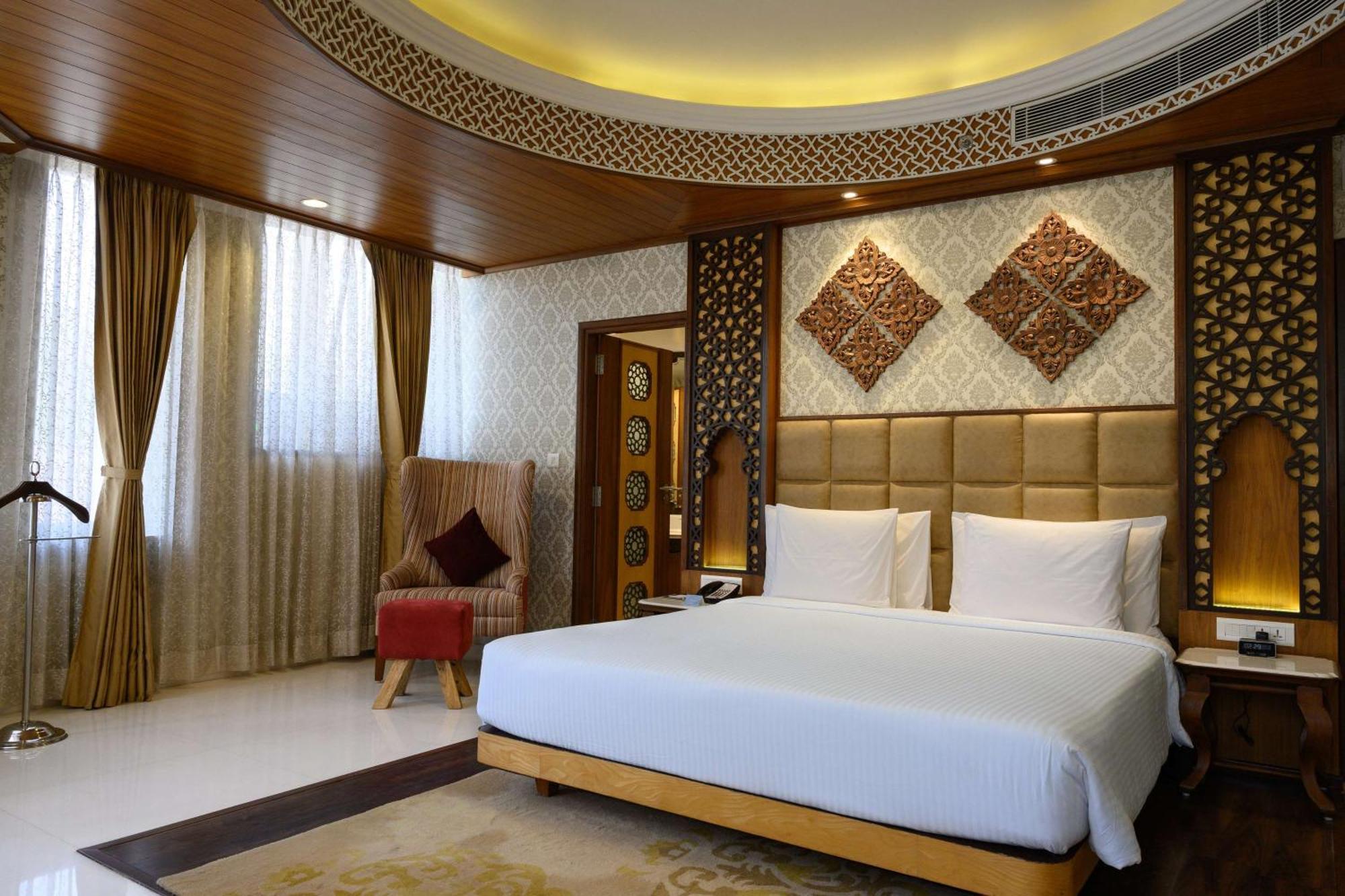 Radisson Jodhpur Hotel Jodhpur  Exterior foto Suite room at The Leela Palace, New Delhi